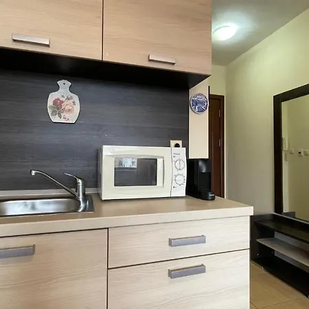 Summer Breeze 406 Sunny Apartment